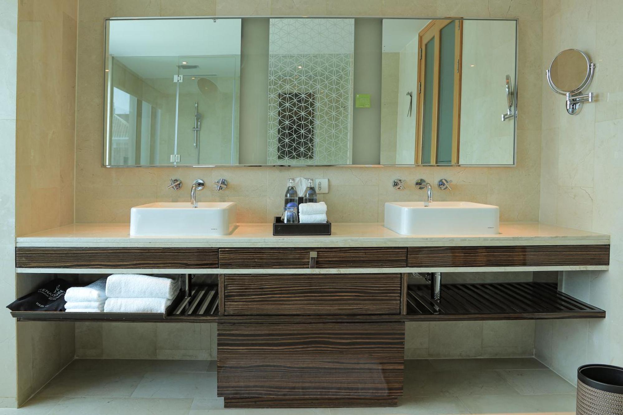 Executive Suite (A complimentary 1-hour EV Tuk-Tuk ride)